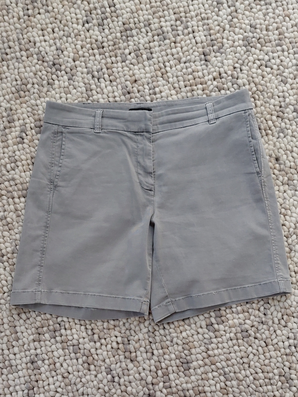 Classic Women's J. Crew Shorts in Light Gray - Picture 1 of 3